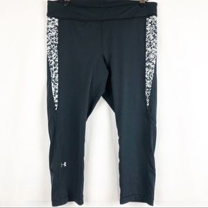 UNDER ARMOUR  Capri Leggings Sz L